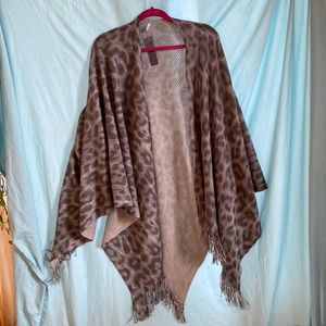 Shark skin print shawl